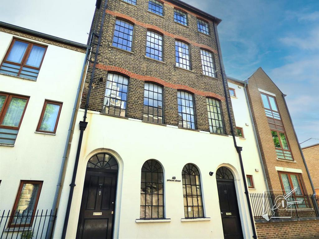 Princes Street, Gravesend 2 bed property for sale £185,000
