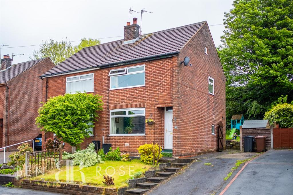 Derek Road, WhittleLeWoods, Chorley 2 bed semidetached house for