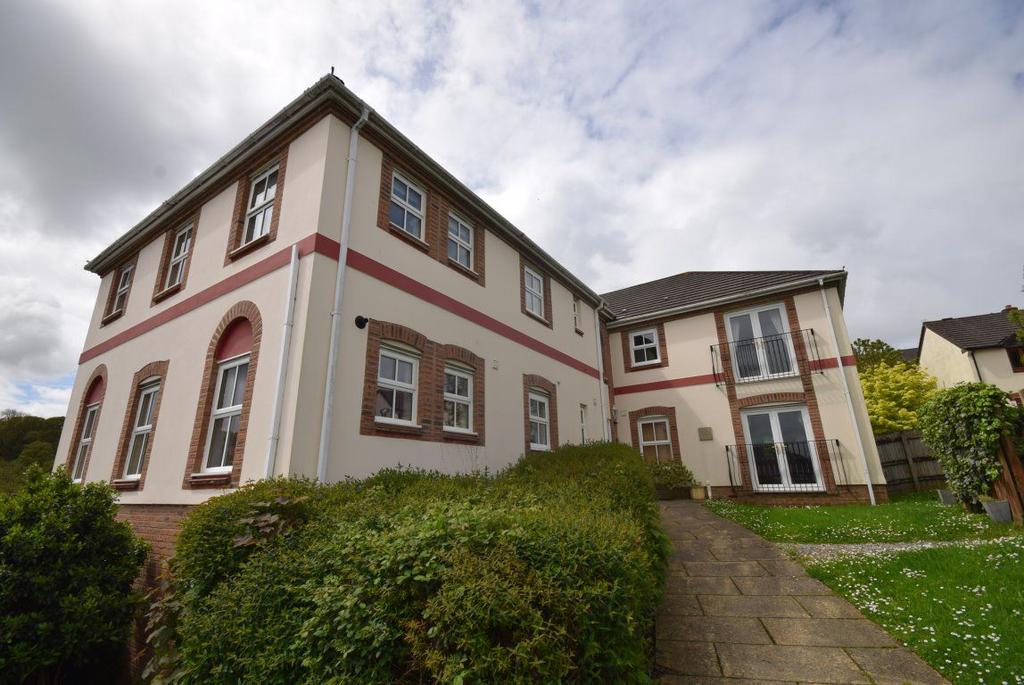 Marlen Court, Bideford, Devon 2 bed flat £680 pcm (£157 pw)