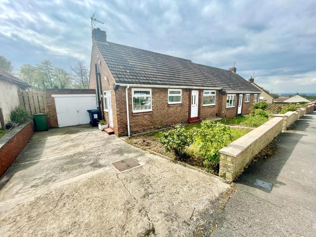 Woodley Grove, Ormesby, Middlesbrough 2 bed semidetached bungalow for