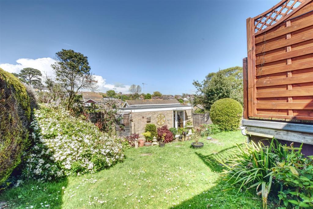 Walk, Bexhill on Sea 2 bed detached bungalow for sale £375,000