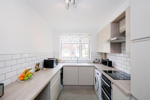 Flat 17, Seymour Court Whitehall Road, Chingford, London, E4 6DZ