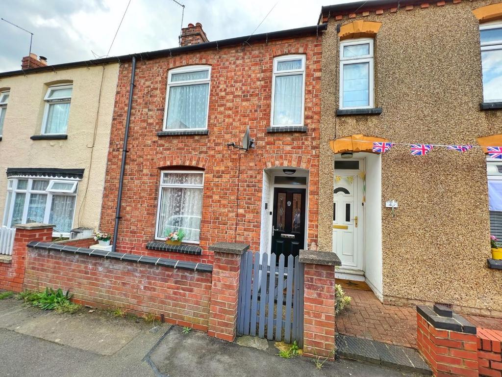 North Road, Earls Barton, Northamptonshire NN6 3 bed terraced house for