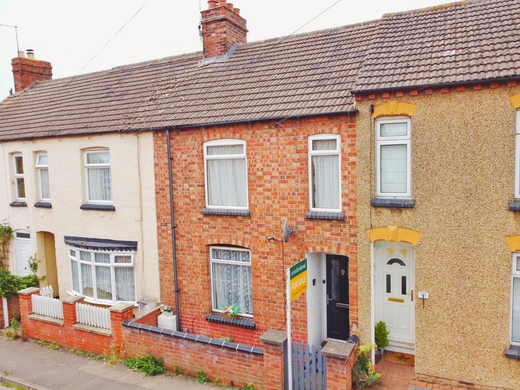 North Road, Earls Barton, Northamptonshire NN6 3 bed terraced house for