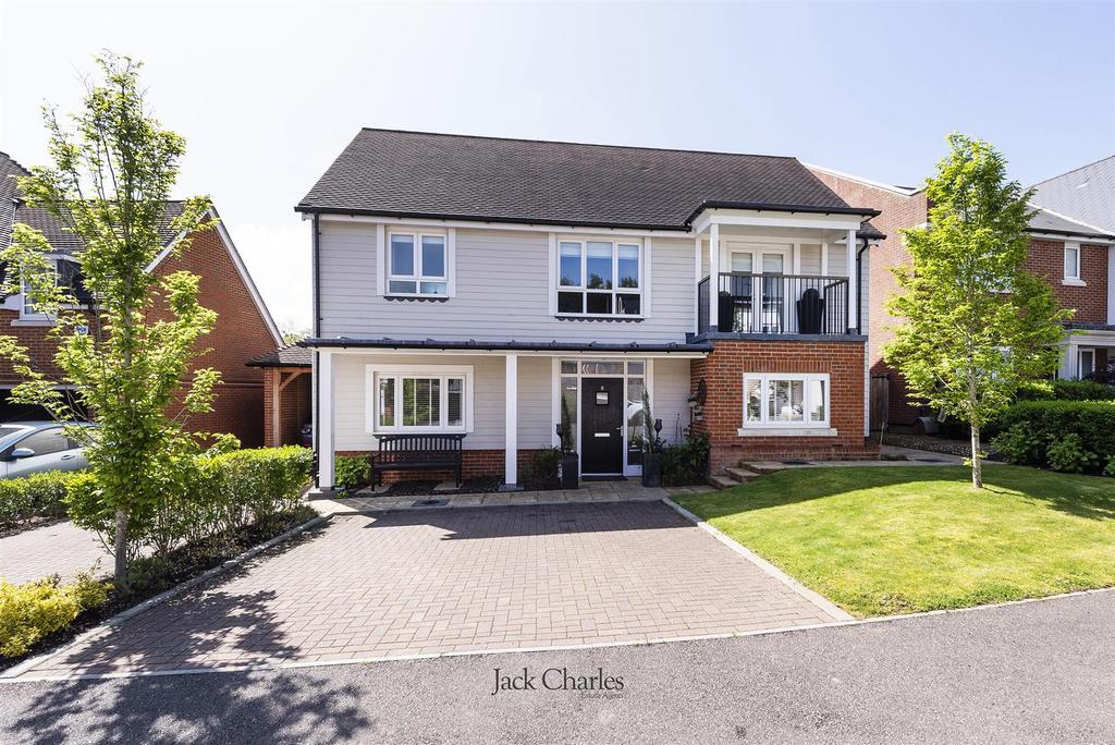 Burton Avenue, Leigh, Tonbridge 4 bed detached house for sale £900,000