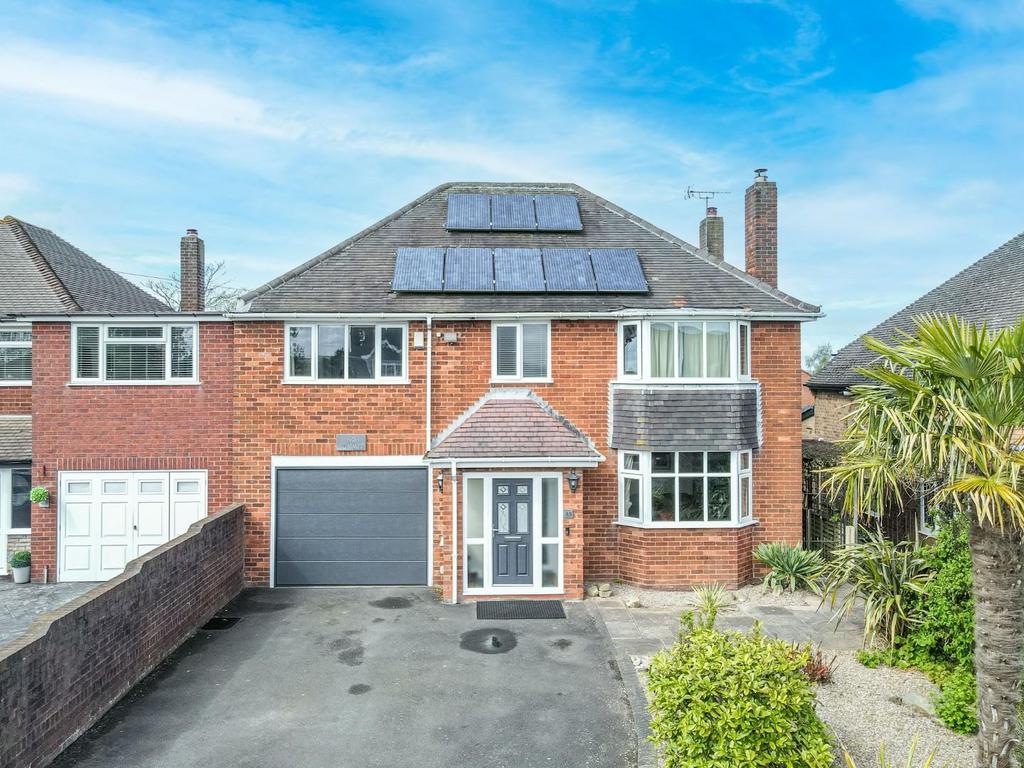 The Knoll, Kingswinford 4 bed detached house for sale £450,000