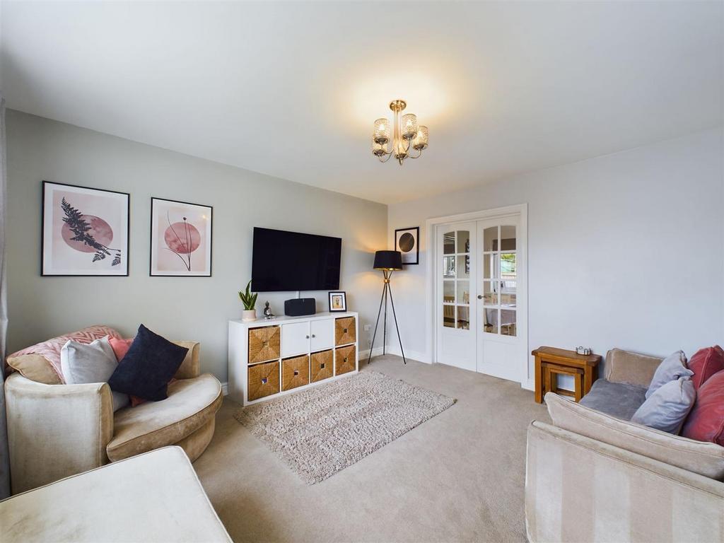 Chestnut Avenue, Summerhill, Wrexham 3 bed semidetached house £189,950