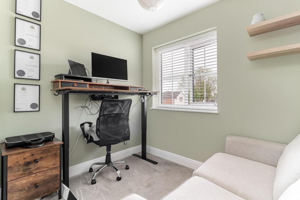 Bedroom 5-Office.jpg