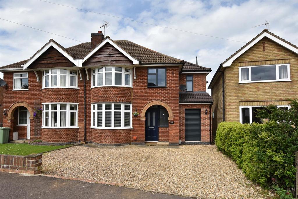 Highlands Way, Stamford 4 bed semidetached house £499,995