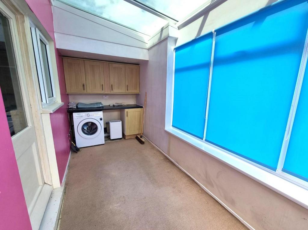 UTILITY ROOM OR CONSERVATORY .jpg