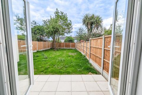 270 Blenheim Chase, Leigh-on-sea, SS9 3HQ