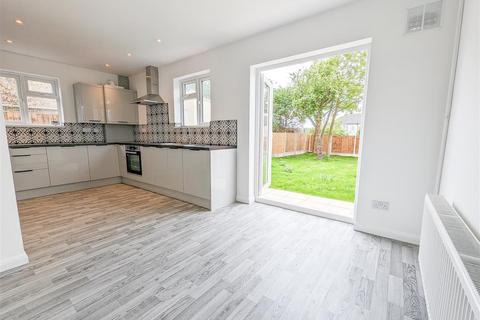270 Blenheim Chase, Leigh-on-sea, SS9 3HQ