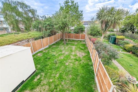 270 Blenheim Chase, Leigh-on-sea, SS9 3HQ