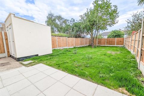 270 Blenheim Chase, Leigh-on-sea, SS9 3HQ