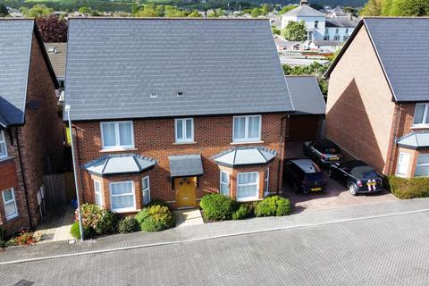 8 Clos Ray Powell, Pencoed, Bridgend, CF35 5JA