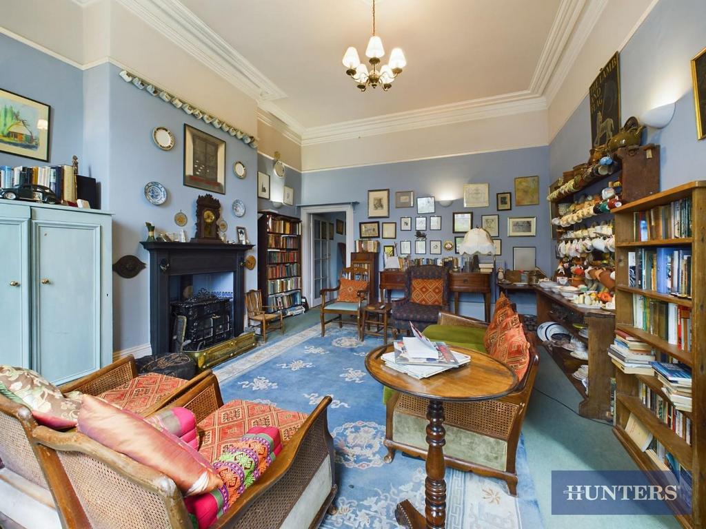 Westbourne Grove, Scarborough 2 bed apartment for sale £180,000