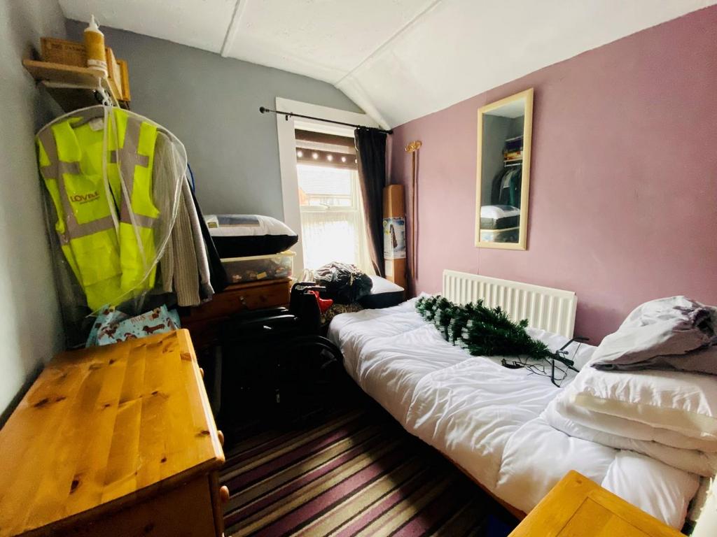 Bed3.jpg