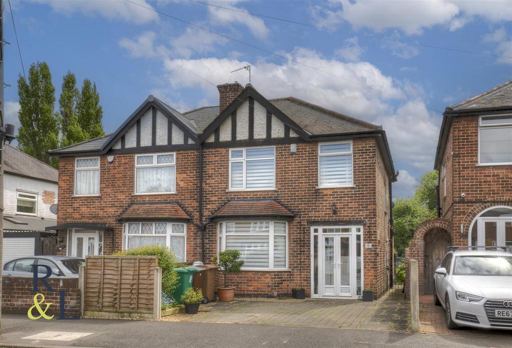 Roland Avenue, Wilford, Nottingham 3 bed semidetached house for sale