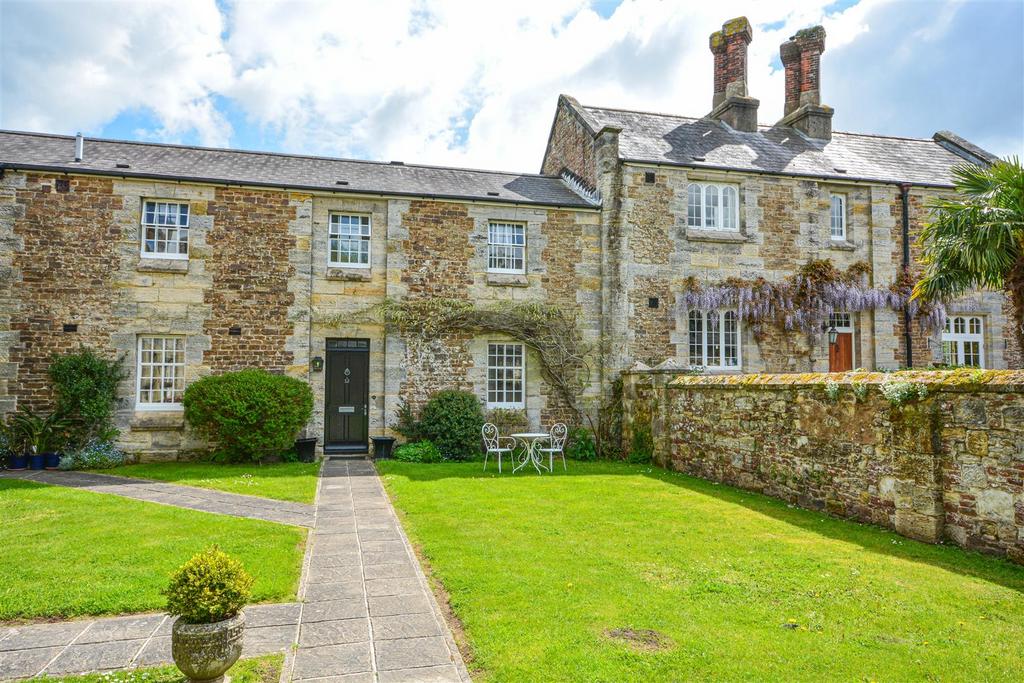 North Trade Road, Battle 2 bed terraced house £485,000
