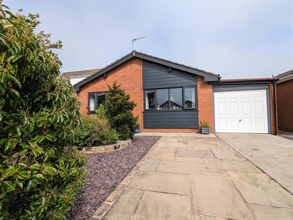 Molyneux Place, Lytham 2 bed detached bungalow for sale £315,000