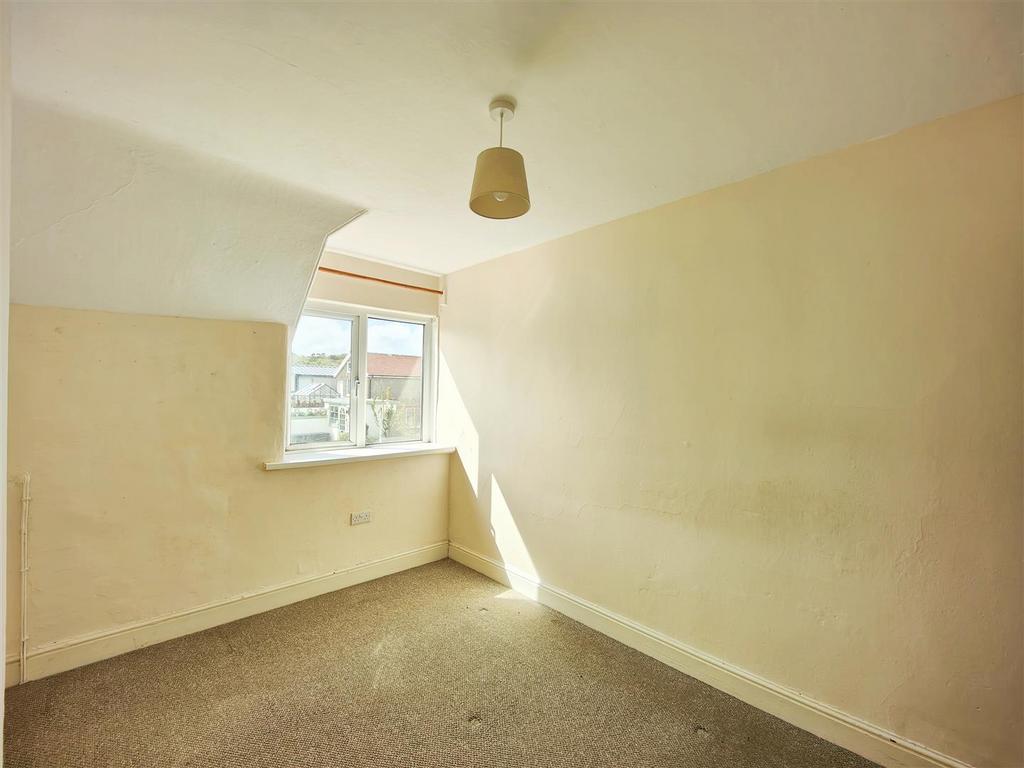 Bedroom 2 (Front)