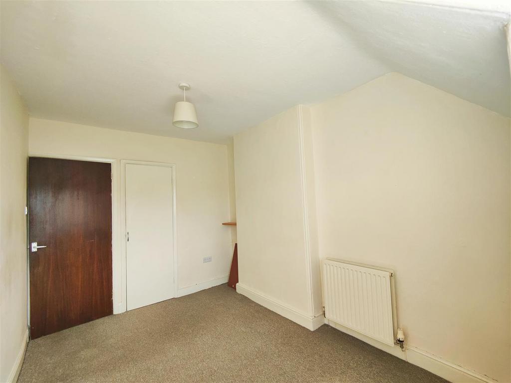 Bedroom 1 (Rear)