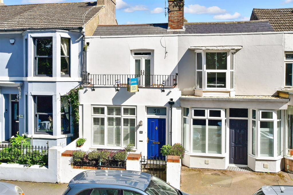 Dover Road, Walmer, Deal, Kent 2 bed terraced house for sale £375,000