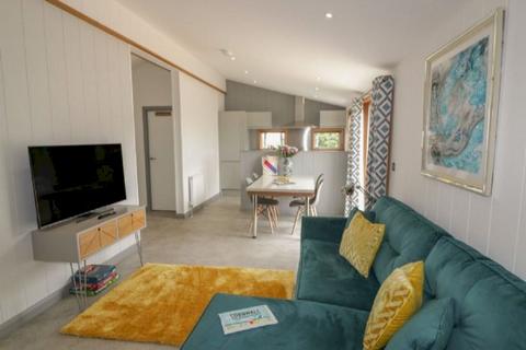 2 bedroom lodge for sale, 18 Meadow Retreat, Dobwalls PL14