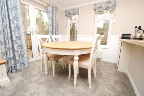 1 bedroom lodge for sale - The Retreat Lodges, St Marys Lane RM14