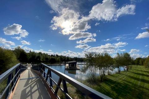 2 bedroom lodge for sale - Upton Lake, East Waterside WR8