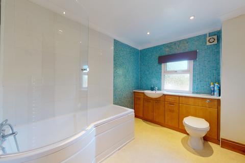149 Faversham Road, Kennington, Ashford, TN24 9AE