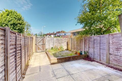 149 Faversham Road, Kennington, Ashford, TN24 9AE
