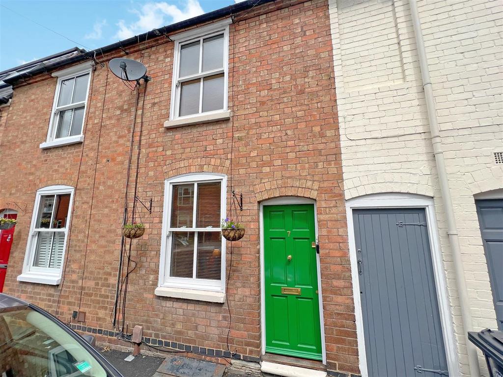 Sanctus Road, StratforduponAvon 2 bed terraced house £335,000