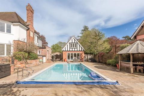 18 Hartopp Road, Sutton Coldfield, B74 2RE