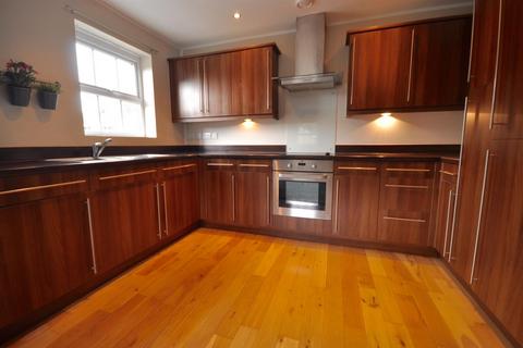 2 bedroom flat to rent, Paperhouse Close, Rochdale