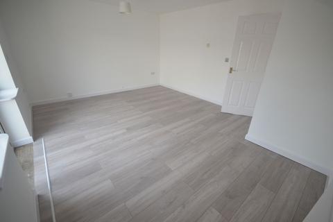 3 bedroom end of terrace house to rent, Frederick Street, Widnes, WA8 6PG