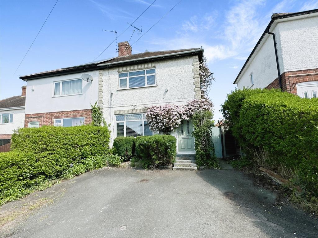 Manor Gardens, Glenfield, Leicester, LE3 8FN 3 bed semidetached house