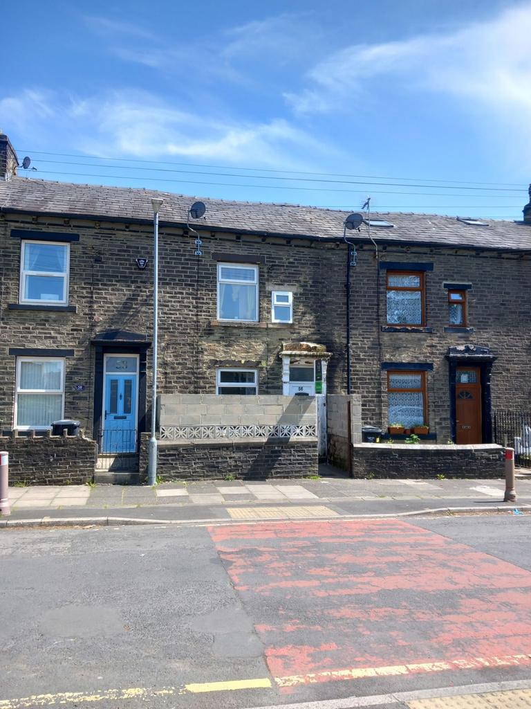 Blackwood Grove, Halifax, West Yorkshire, HX1 4RH 3 bed terraced house for sale £105,000