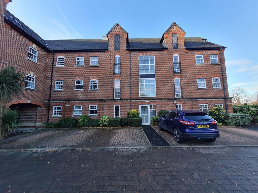 Chorley, Chorley PR7 2 bed apartment £675 pcm (£156 pw)