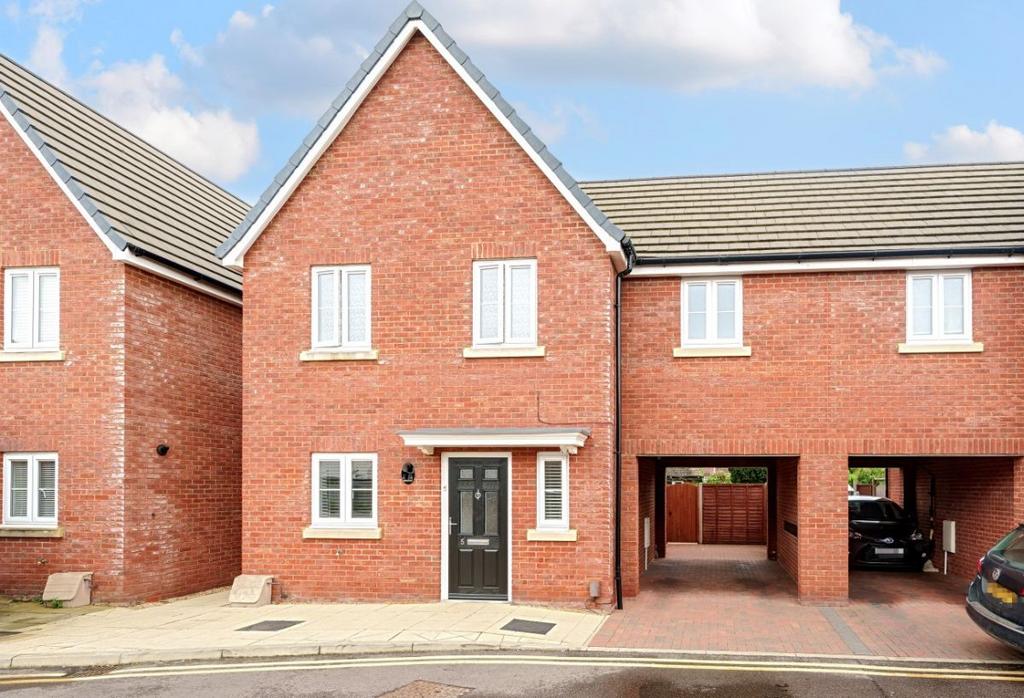 Clapham Chase, Clapham, Bedford 3 bed semidetached house for sale £