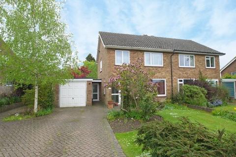4 bedroom semi-detached house for sale - Dippers Close, Kemsing, TN15