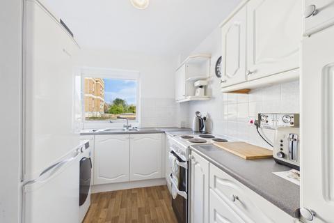 2 bedroom apartment to rent, Lawrence Court, Alma Road, Windsor, Berkshire, SL4