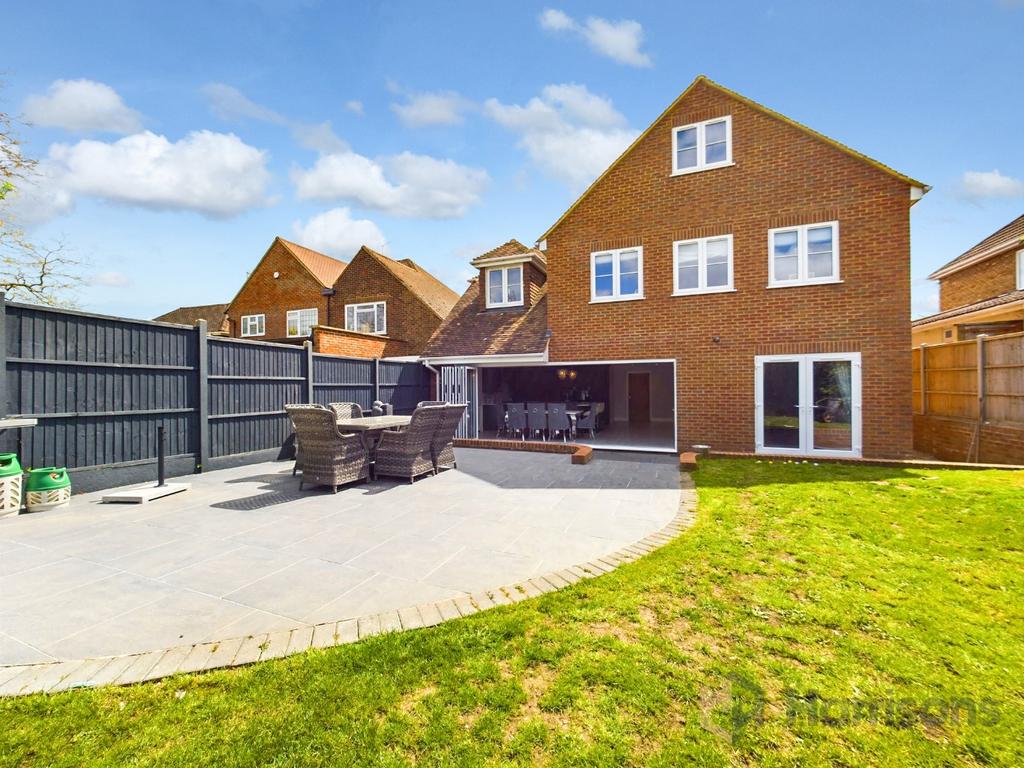 Borden Lane, Borden, Sittingbourne, Kent, ME9 8HR 6 bed detached house