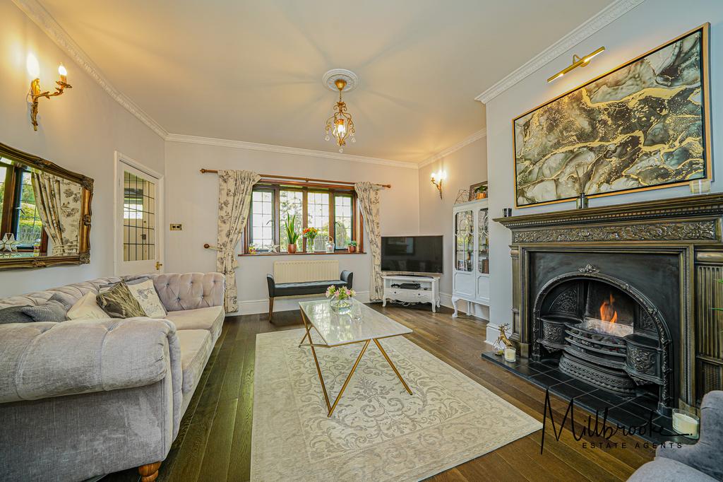 The Green, Worsley, Manchester, M28 2 bed cottage for sale £450,000