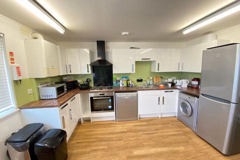 4 bedroom apartment to rent, Carlton House, Southampton, Hampshire, SO15