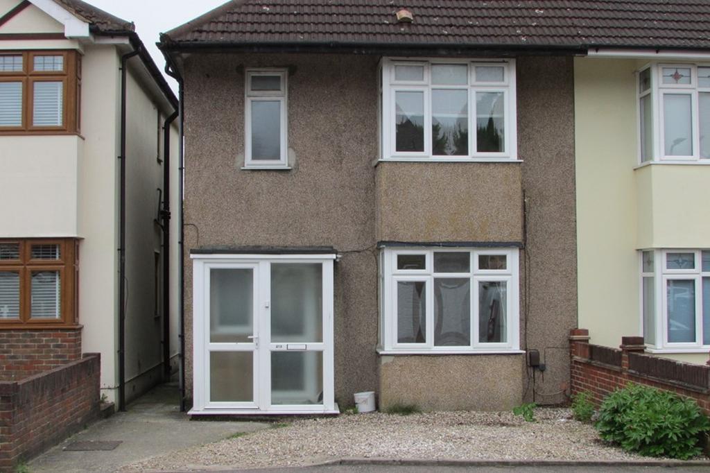 Church Road, Harold Wood RM3 3 bed semidetached house £1,700 pcm (£