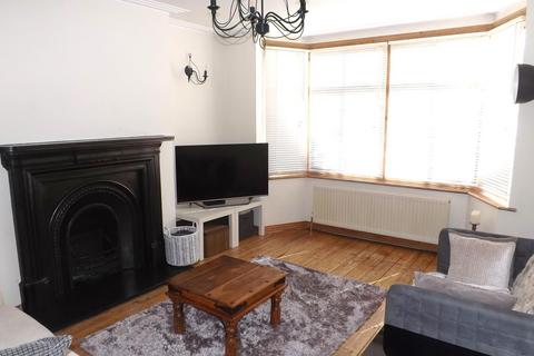 14 Chestnut Avenue, Edgware, HA8 7RA