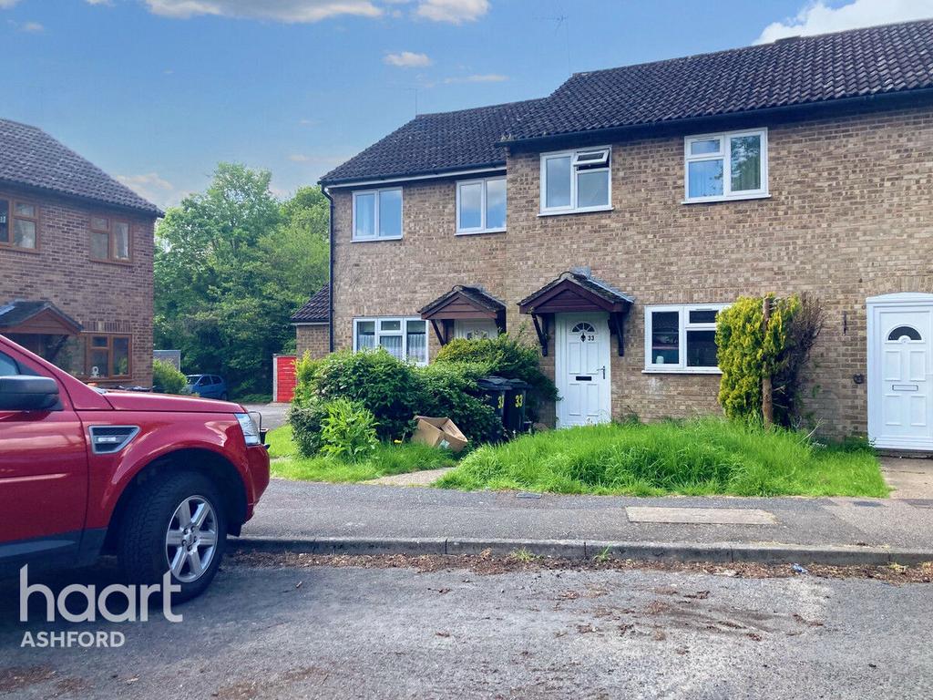 Falcon Way, Ashford 3 bed terraced house for sale £240,000