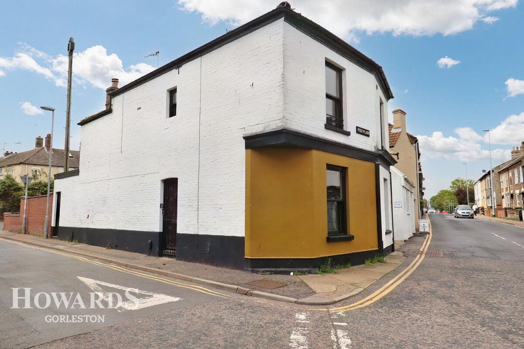 Pier Plain, Gorleston 2 bed semidetached house for sale £190,000