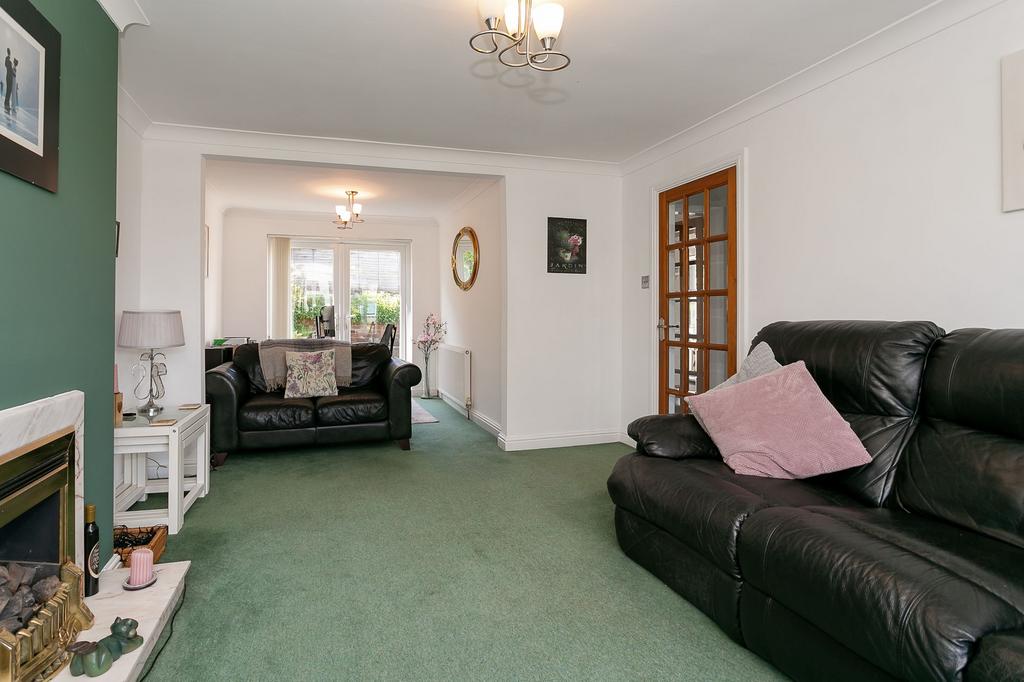 Knox Lane, Harrogate, HG1 3 bed semidetached house for sale £334,500